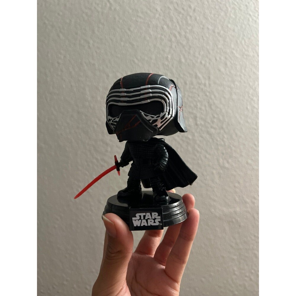Pop Star Wars - Picture 2 of 4